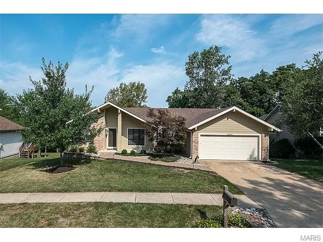 16557 Branchwood Dr photo 1