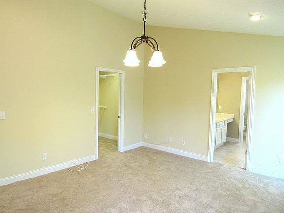 5th image of 1245 S Barnes Dr