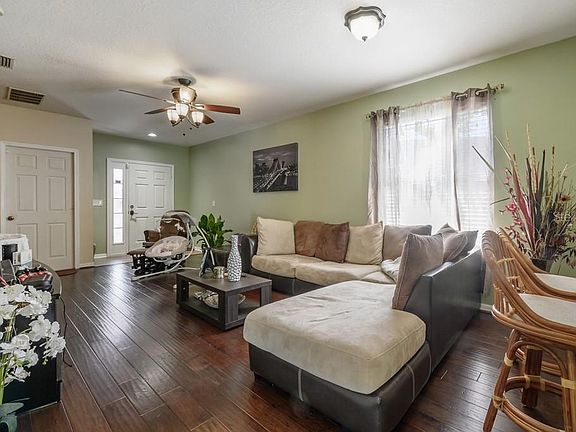 3rd image of 705 Cristelle Jean Dr