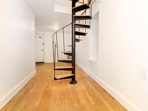 5th image of 229 E 53rd St #11R