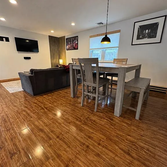717 E Walnut St #1 — Photo 3