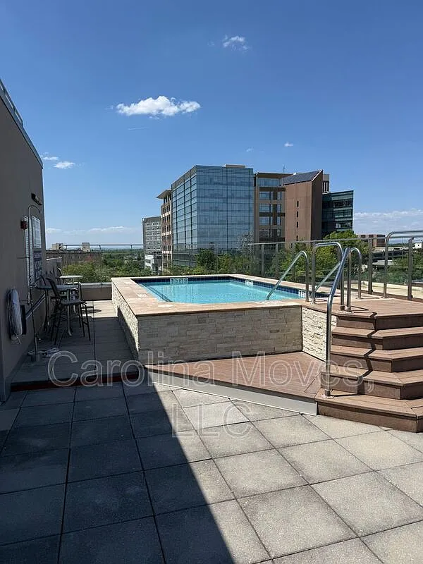 2 bed, 2.5 bath, 1006 sqft, $2,900 — Photo 4