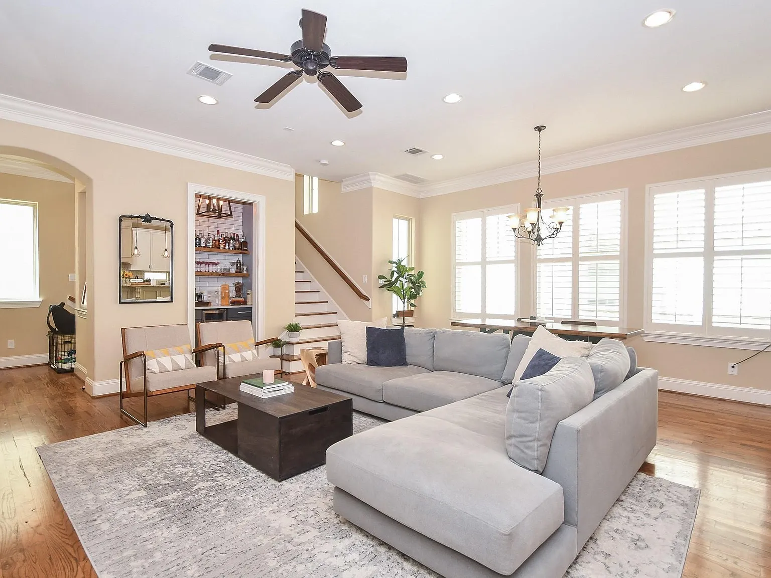 3 bed, 3.5 bath, 2494 sqft, $3,950 — Photo 4