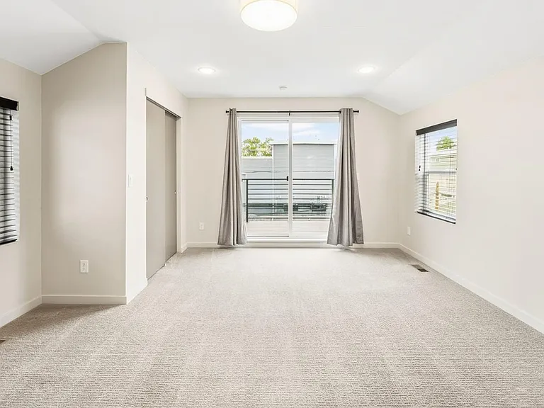 1331 Yates St — Photo 15