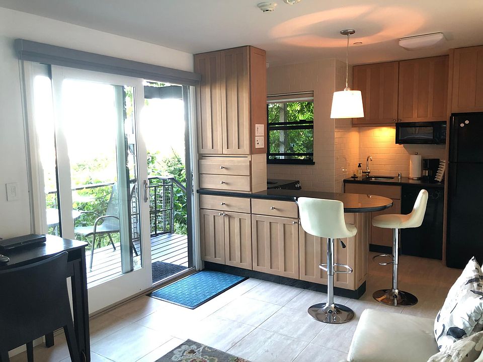 1st image of 28 Woodward Ave