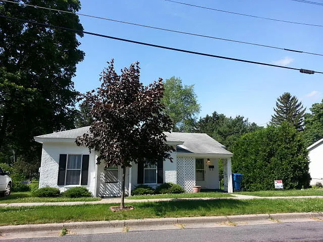 612 W Grove St photo 1