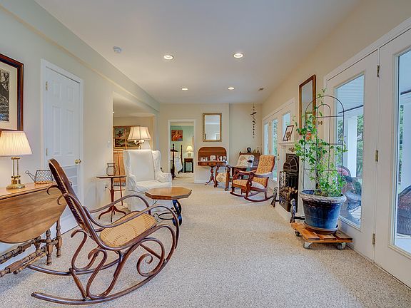 3rd image of 604 Strawberry Banks Dr