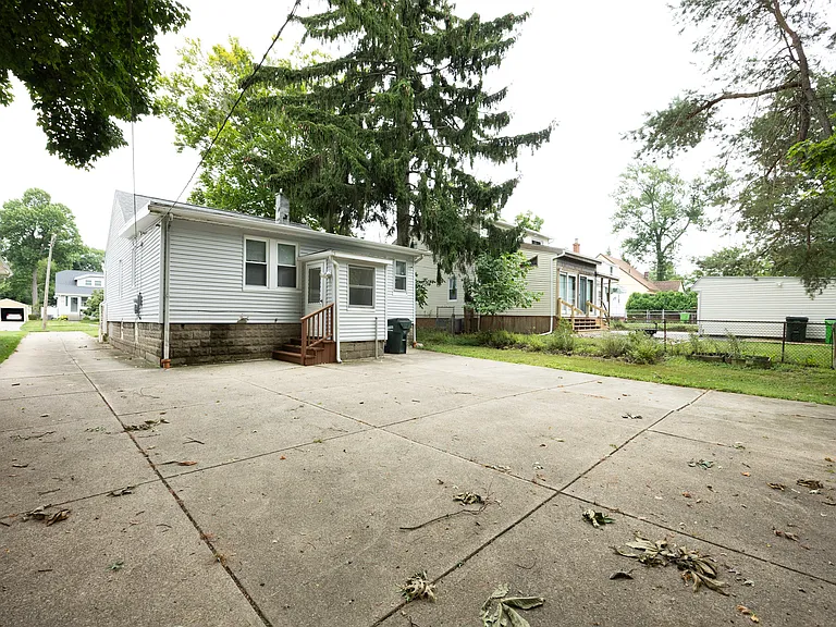 1156 Belrose Rd — Photo 23
