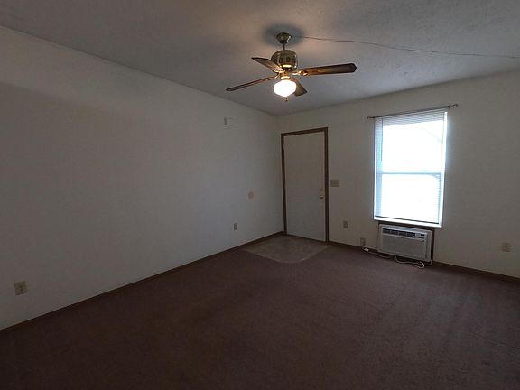 5th image of 670 Banyon Tree Way