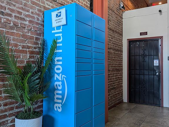 Amazon package locker