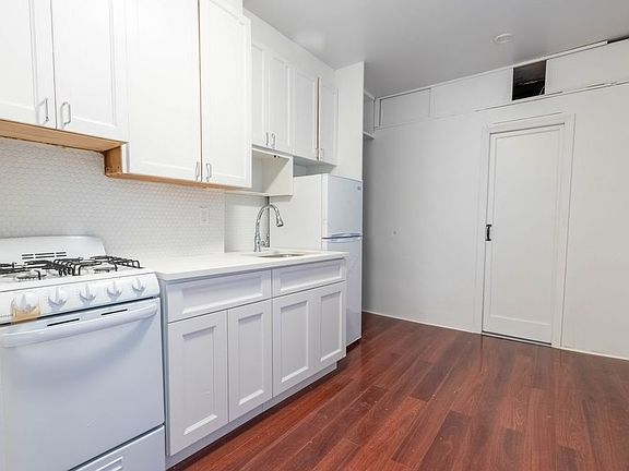 3rd image of 513 E 13th St APT 5