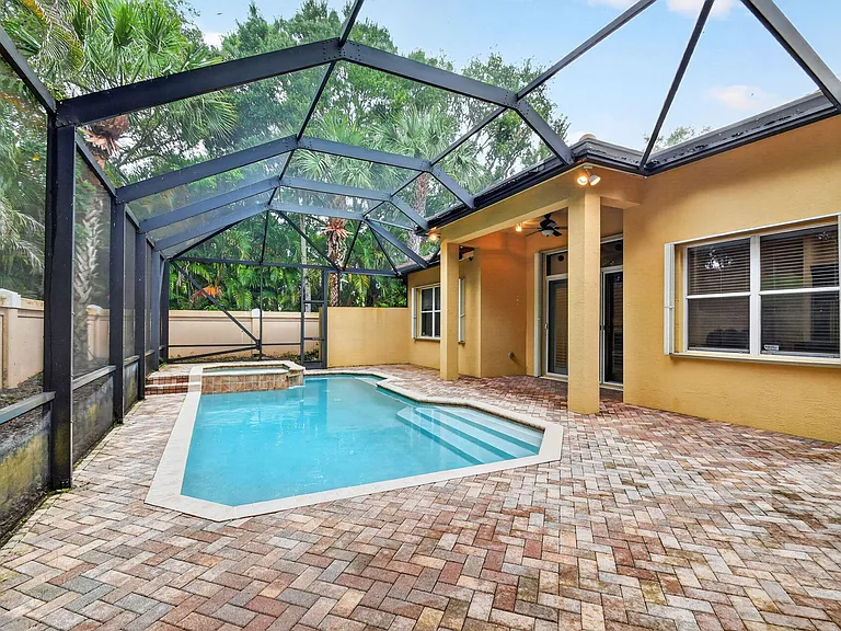 10247 Isle Wynd Ct — Photo 19