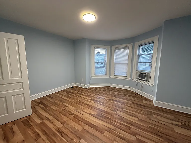 5502 Spring St — Photo 7