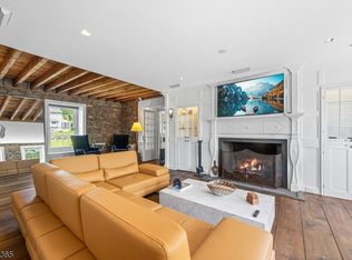 868 Goffle Rd, Hawthorne, NJ 07506