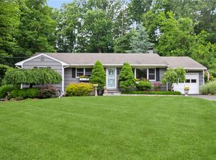 5 Oakwood Ter, Spring Valley, NY 10977