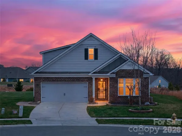 129 Rosebay Dr, Mooresville, NC 28117