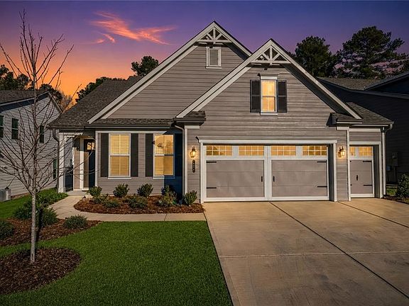 4th image of 226 Geneva Way