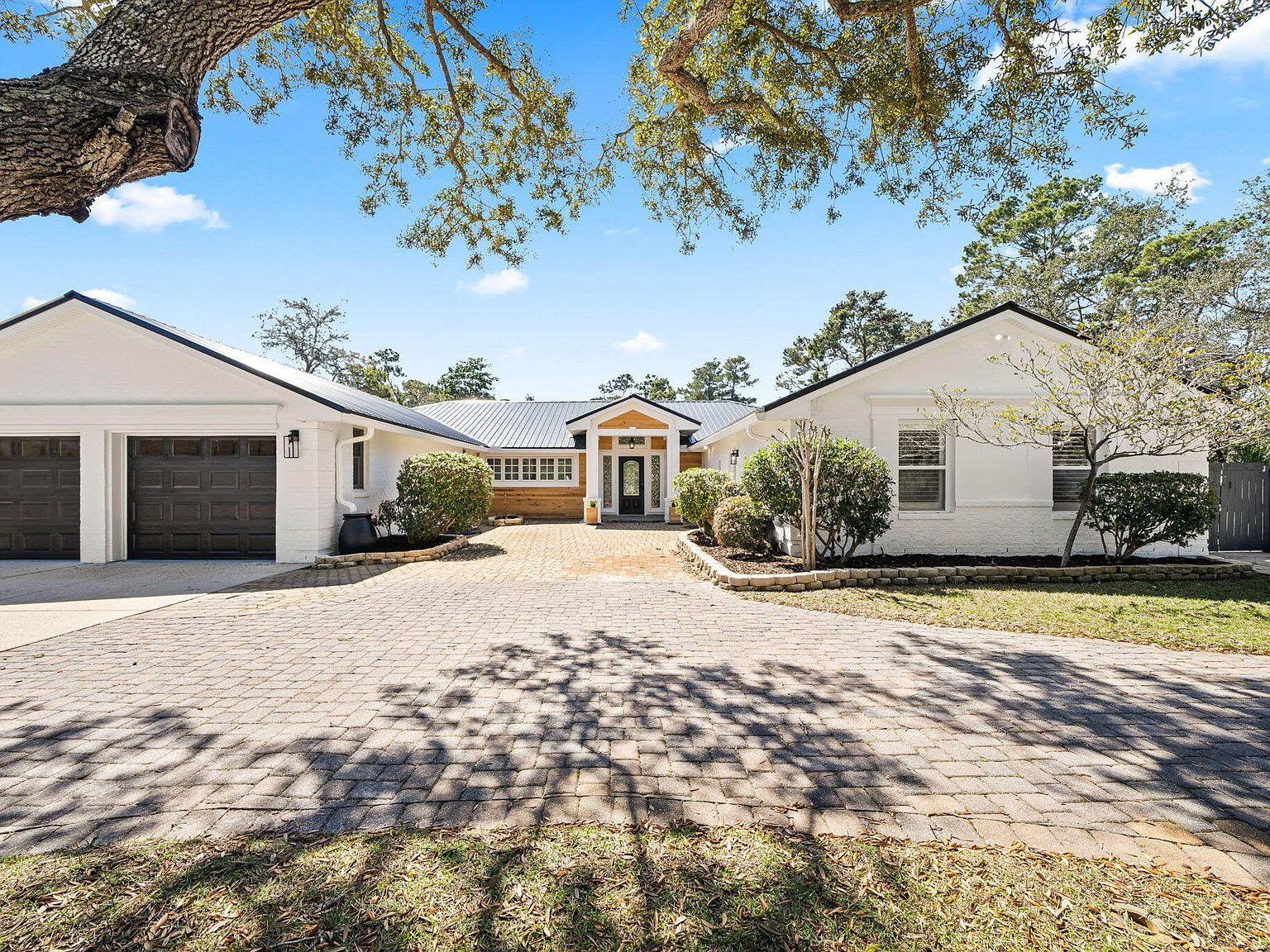 497 Walton Way