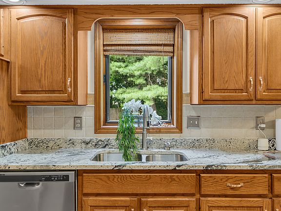 5th image of 6992 Forest Ridge Ct