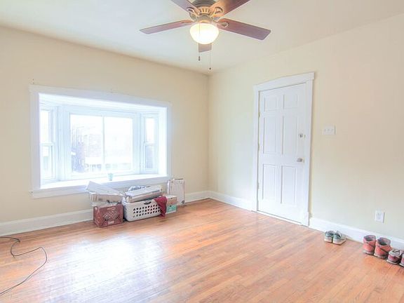 4th image of 3953 Fairview Ave APT 2E