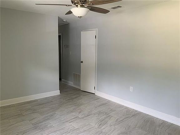 4th image of 241 Martin Ln