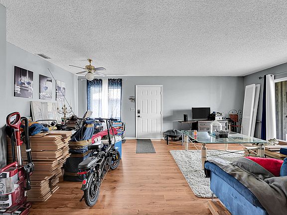 5th image of 217 SE Village Drive #217