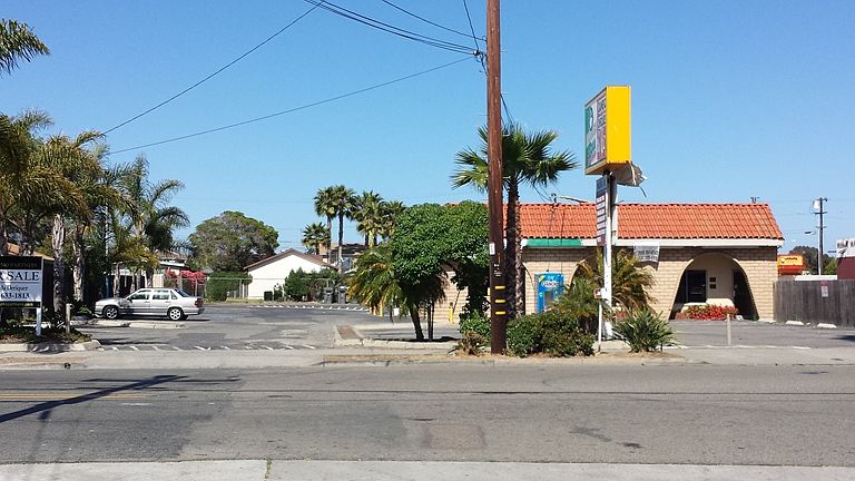 2nd image of 218 San Diego St