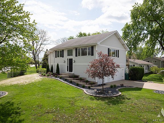 2nd image of 1170 McCarthy Rd