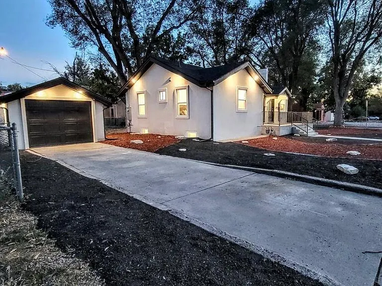 Aqua Ave — Photo 7