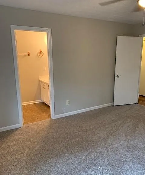 20 Oakmount Dr — Photo 1