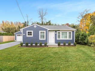 40 Hallock Rd, East Quogue, NY 11942