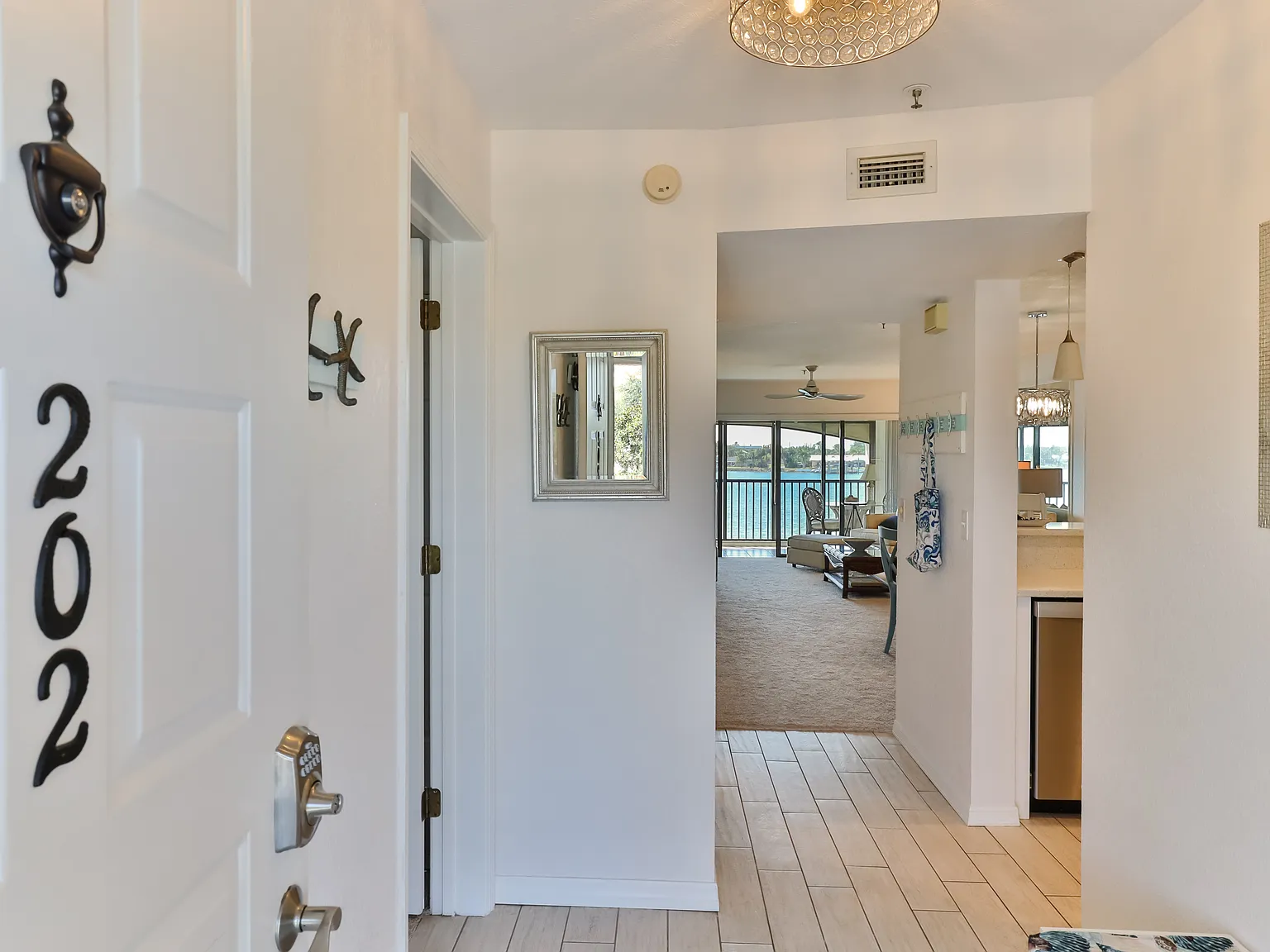 2 bed, 1120 sqft, $2,700 — Photo 3