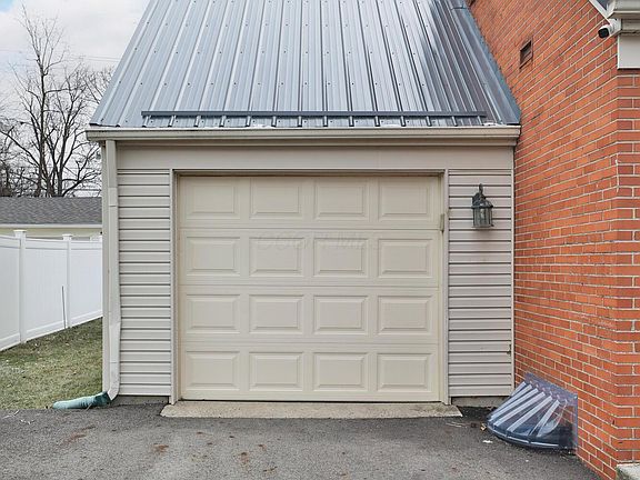 2nd image of 404 Old Village Rd