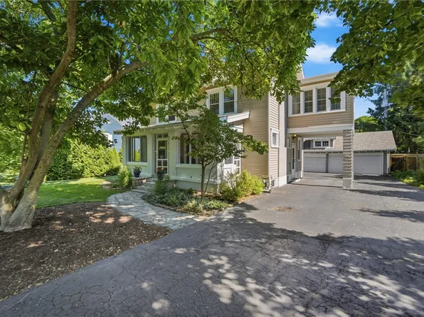 25 Park Rd, Oakwood, OH 45419