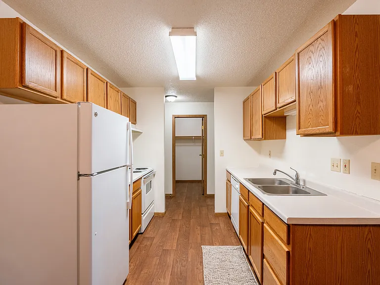Fargo, ND Country Edge Apartments | Kitchen