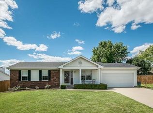 228 Maple Point Dr, Saint Charles, MO