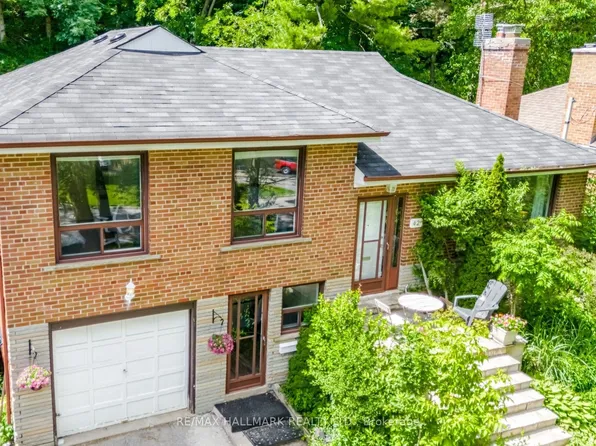 42 Catalina Dr, Toronto, ON M1M 1K6