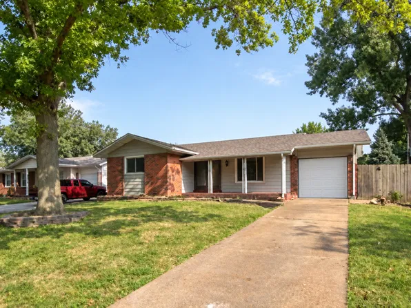 2485 Wedgwood Dr W, Florissant, MO 63033