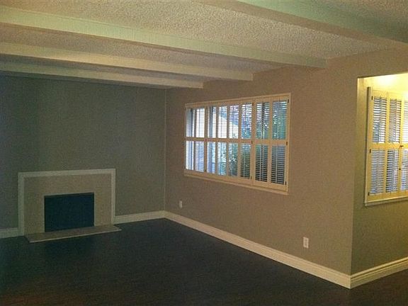2nd image of 826 Marymanuel Cir