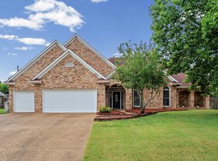 8231 Meadow Vale Dr, Memphis, TN 38125