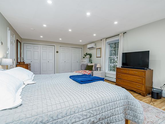 5th image of 37 Tamarack Road