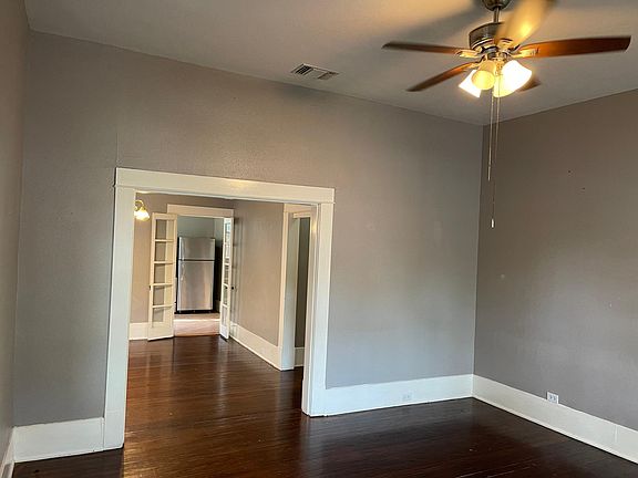 3rd image of 315 E Magnolia Ave