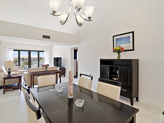 4th image of 901 Seafarer Cir APT 506