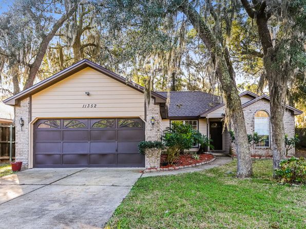 11352 Trotting Horse Ln S