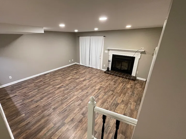 402 Forest Ct — Photo 21