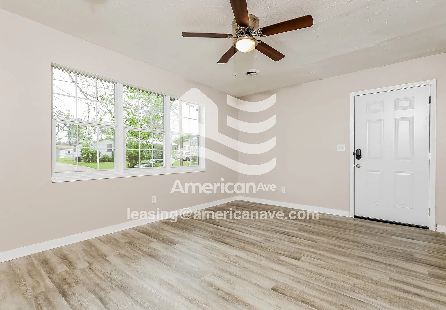 3 bed, 1.5 bath, 1128 sqft, $1,015 — Photo 3