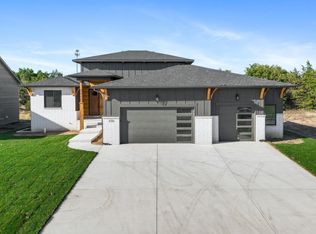 6712 W Palmetto St, Wichita, KS 67205
