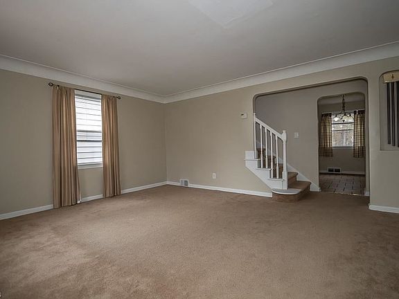 3rd image of 29125 Fuller Ave