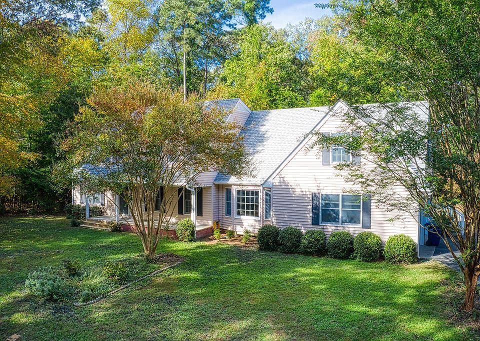 1st image of 9 Lawler Ln