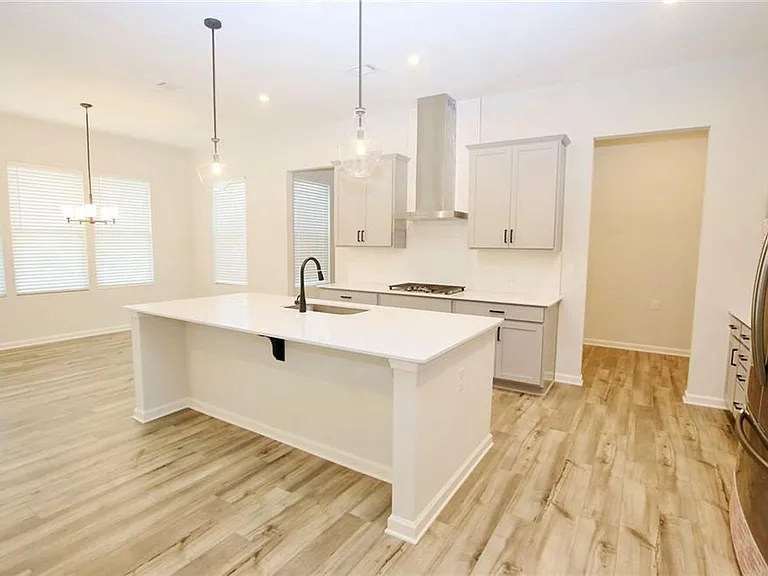 2225 Whistler Way NE — Photo 6